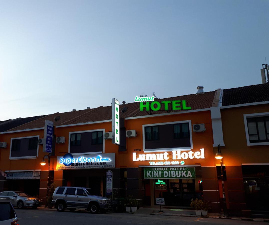 Lumut Hotel Bagian luar foto