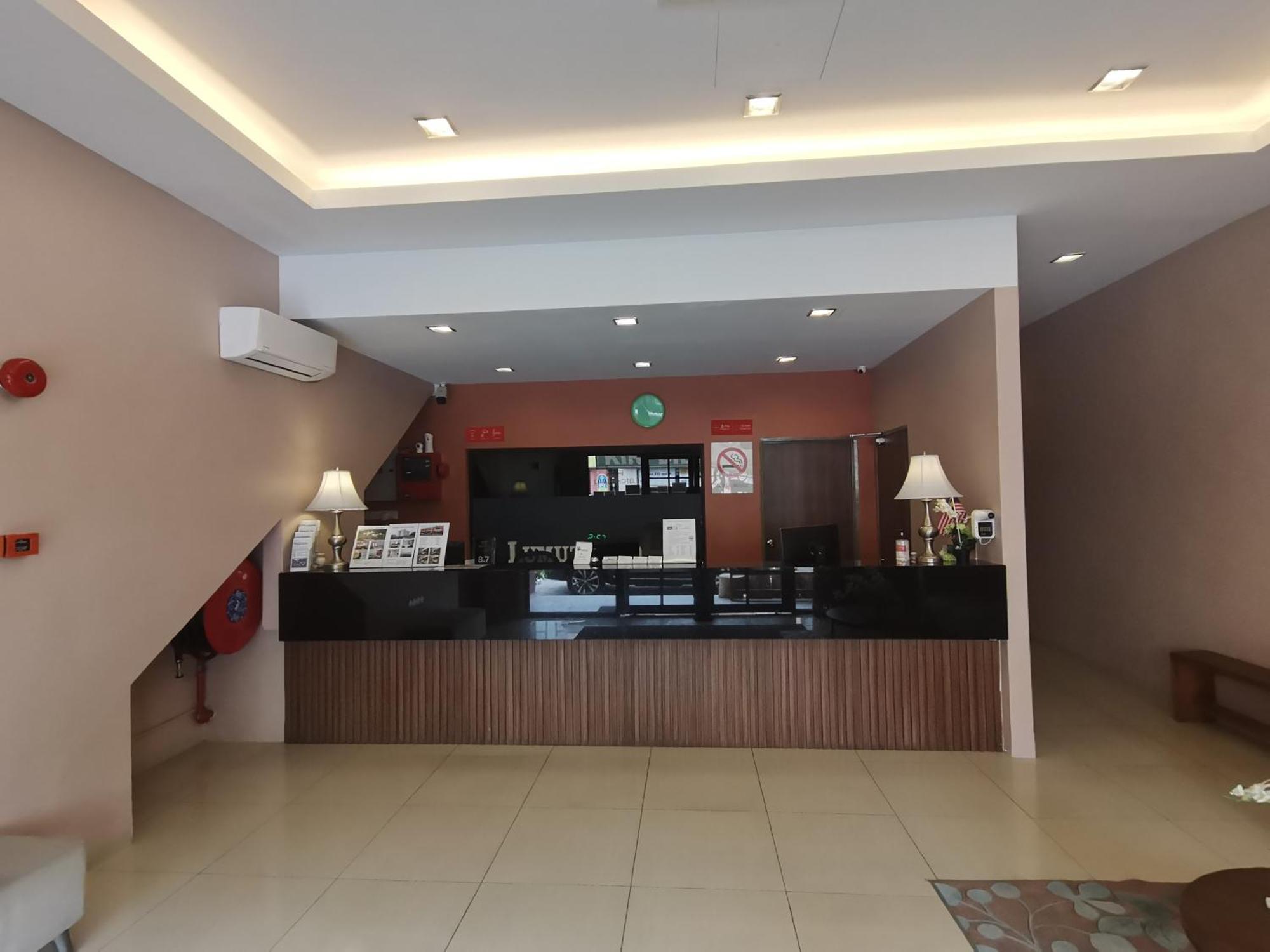 Lumut Hotel Bagian luar foto