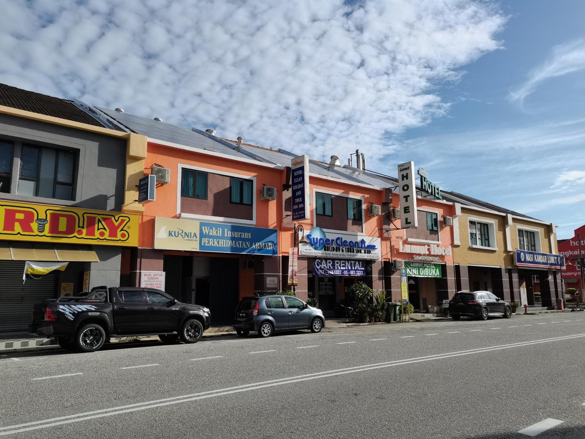 Lumut Hotel Bagian luar foto